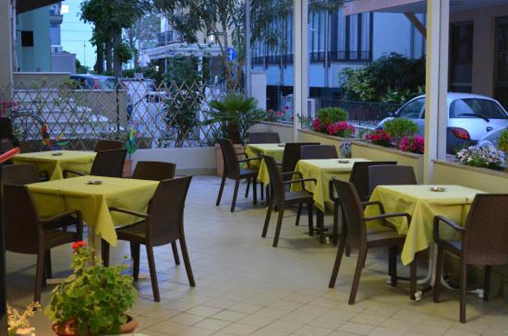 Hotel Laura Rimini Exteriör bild