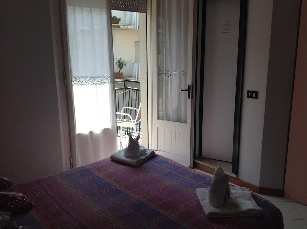 Hotel Laura Rimini Exteriör bild